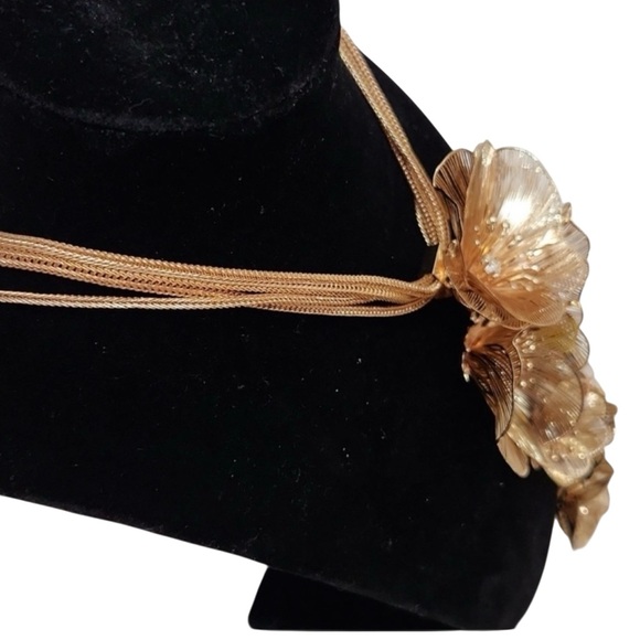 Piper K Gold Floral Statement Necklace - Picture 3 of 4